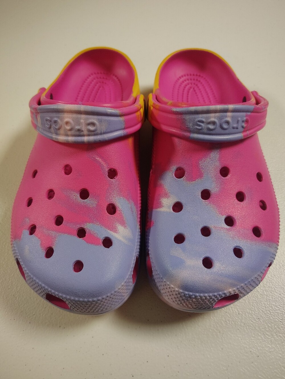 LIKE NEW Crocs Classic Marbled Clog Pink Lemon Pastel